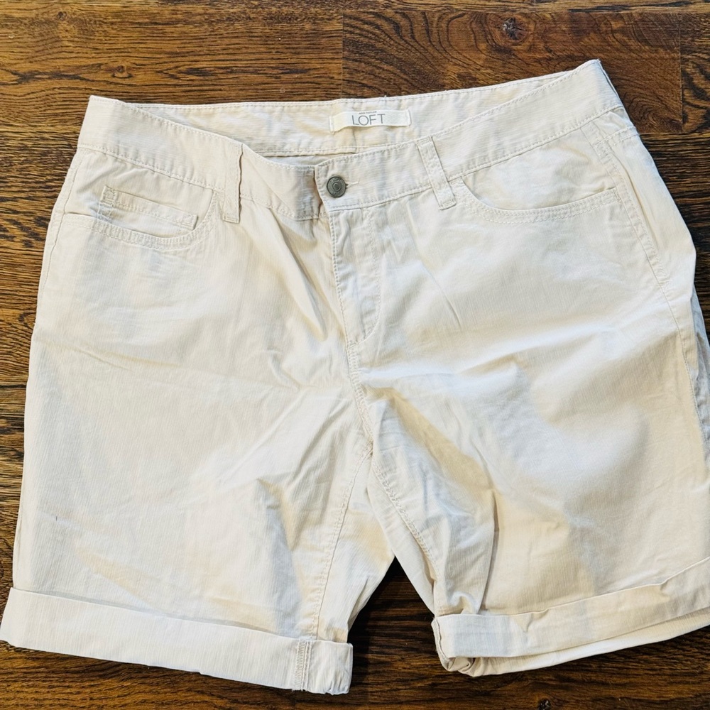 LOFT Tan Bermudas Casual Tailored Shorts